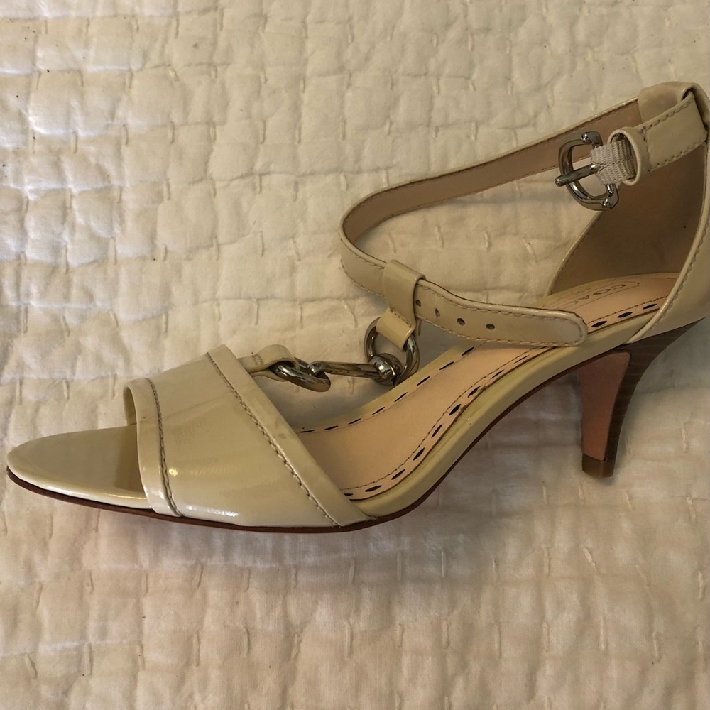 Dress shoes